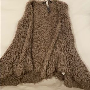 Kensie faux fur vest